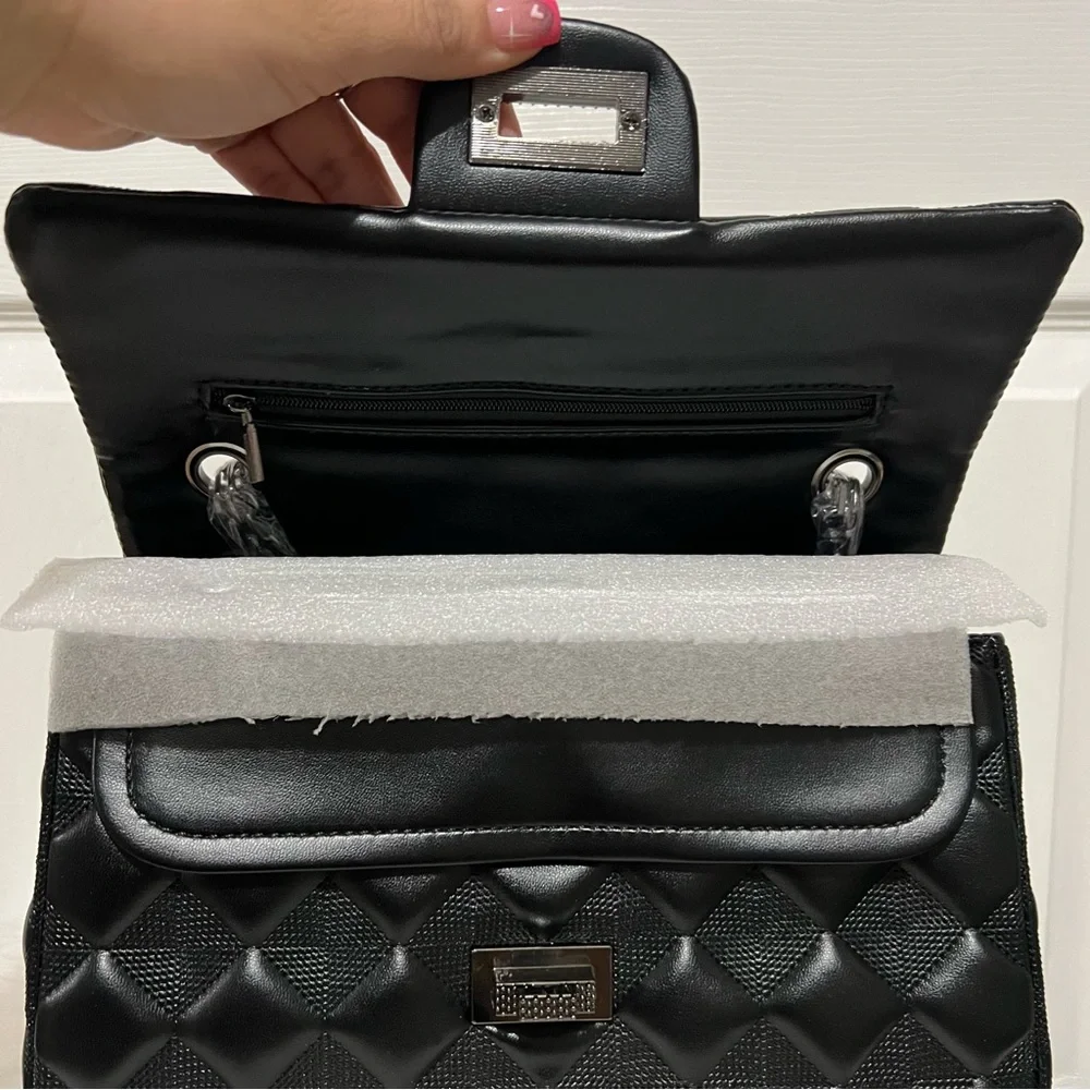 💗 *NEW* Elegant Black‎ Quilted Women's Bag